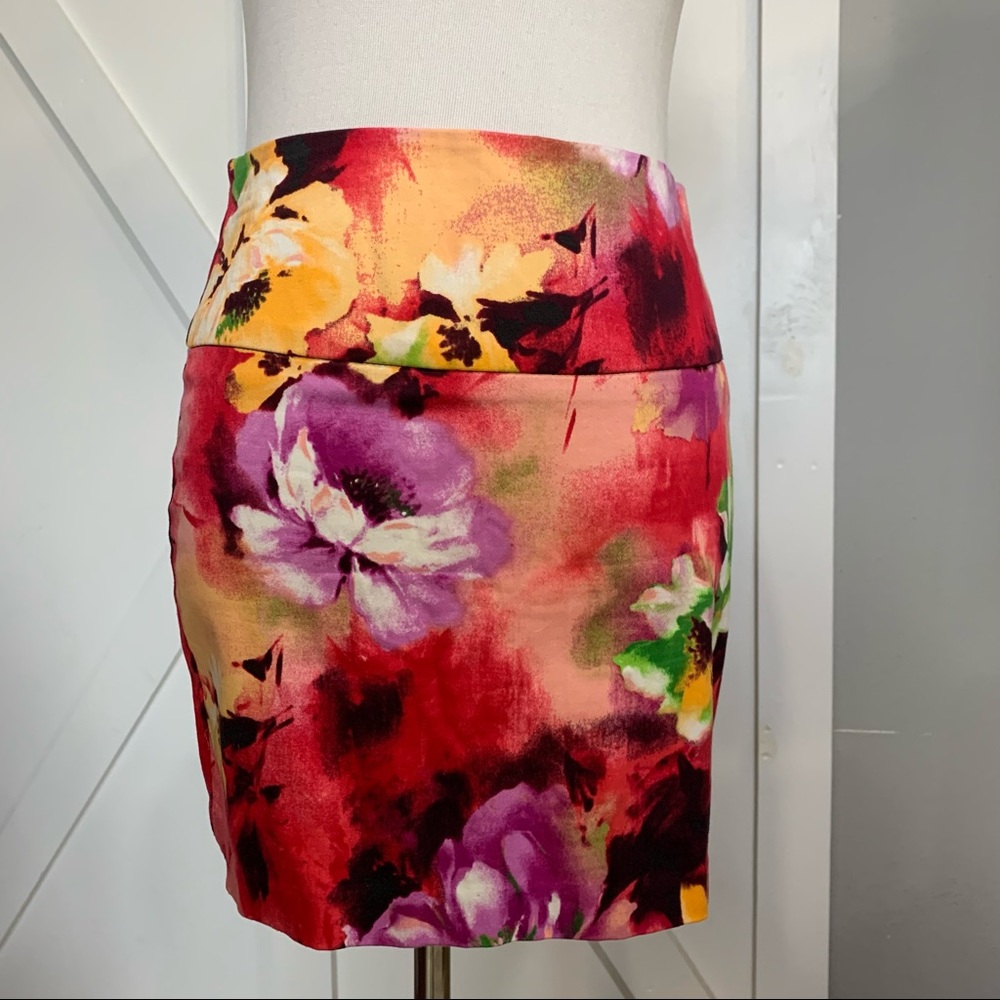 Forever 21 floral mini skirt with zipper